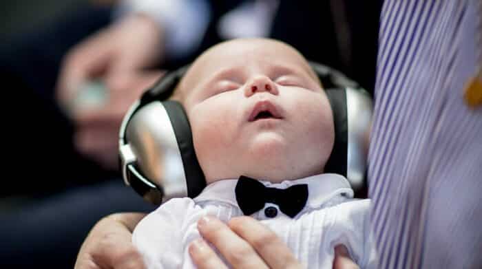 How does white noise affect babies?
